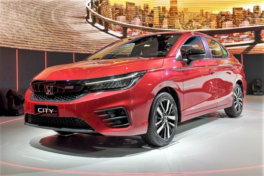 Priced from 529 million VND, what does Honda City 2021 have compared to Hyundai Accent? 4