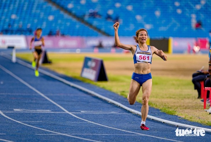 `Superwoman` Nguyen Thi Oanh received an additional gift from THACO after winning her 4th gold medal 4